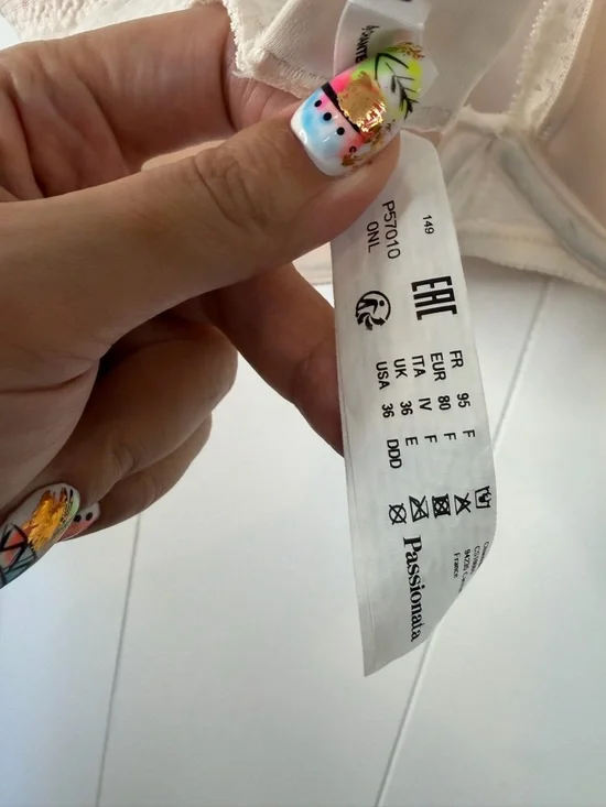 Passionata by Chantelle Brooklyn Plunge Lace T-Shirt Bra Underwire Beige 36DDD - Picture 8 of 8